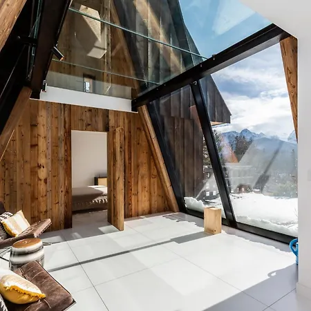 Udanypobyt Dom North & South 4*