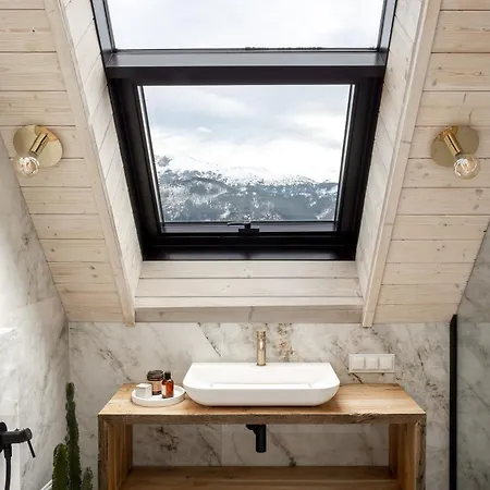 Udanypobyt Dom North & South Hotel